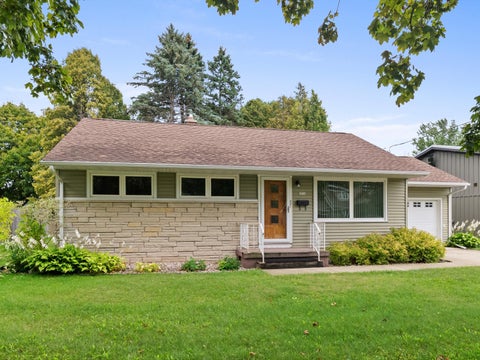 Photo of 2014 Menasha Ave, Manitowoc, WI 54220 (MLS # 1979988)