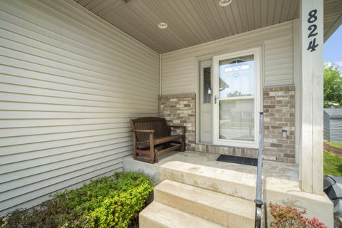 Photo of 824 Columbia Ave, South Milwaukee, WI 53172 (MLS # 1972120)