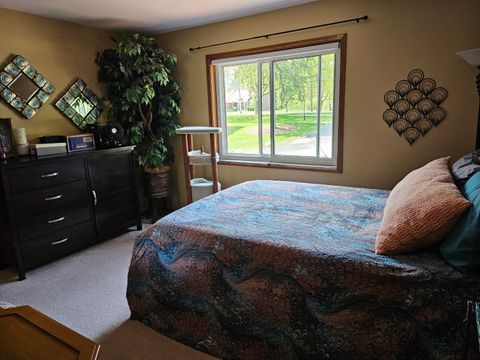 Photo of N82W13510 Fond du Lac Ave, Menomonee Falls, WI 53051 (MLS # 1920304)