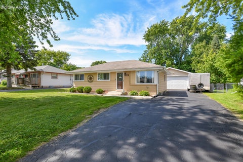 Photo of 2526 Indian Trl, Caledonia, WI 53402 (MLS # 1970519)