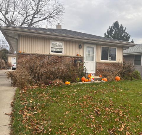 Photo of 1617 Ohio St, Racine, WI 53405 (MLS # 1944691)