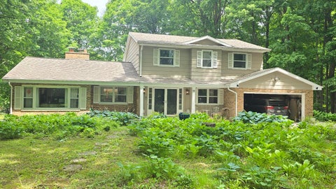 Photo of 8480 W Edgerton Ave, Greendale, WI 53129 (MLS # 1966919)
