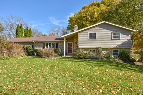 Photo of 1080 Westbrooke Pkwy, Brookfield, WI 53186 (MLS # 1942471)