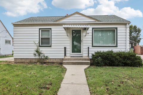 Photo of 3749 S 24th St, Milwaukee, WI 53221 (MLS # 1940429)