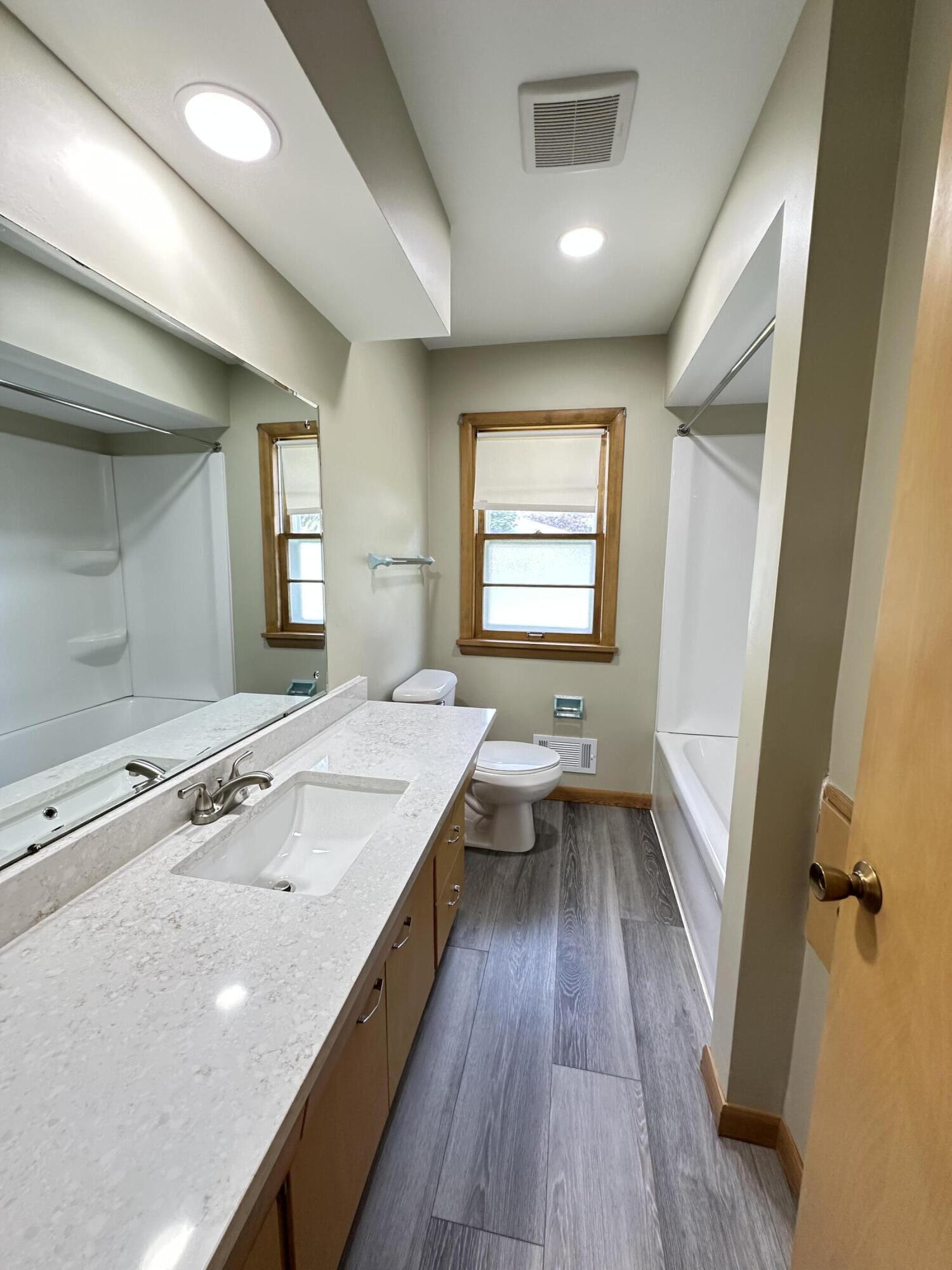 Kenosha, Wisconsin 53140, United States, 3 Bedrooms Bedrooms, ,1 BathroomBathrooms,Residential,Pending,148662