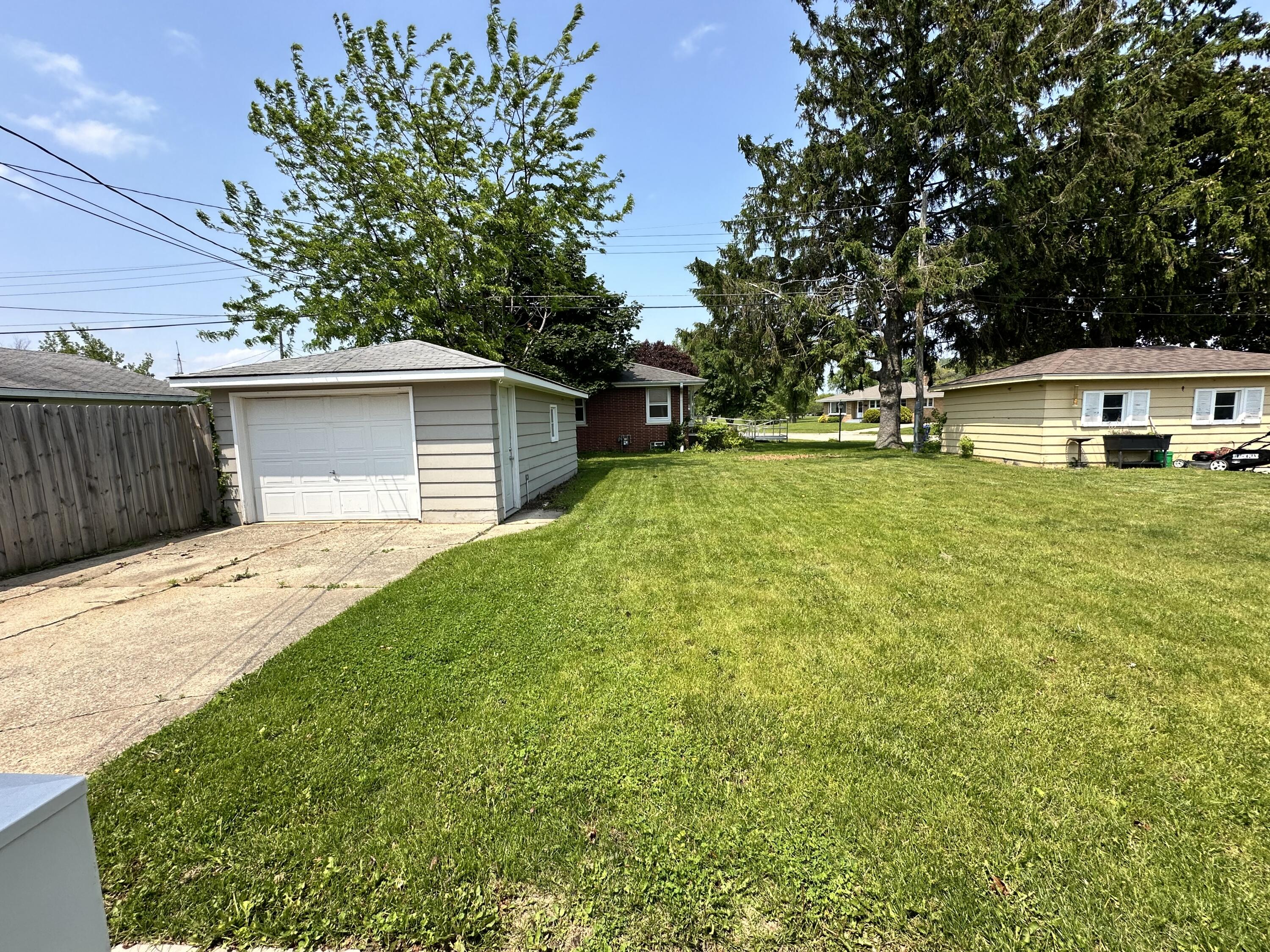 Kenosha, Wisconsin 53140, United States, 3 Bedrooms Bedrooms, ,1 BathroomBathrooms,Residential,Pending,148662