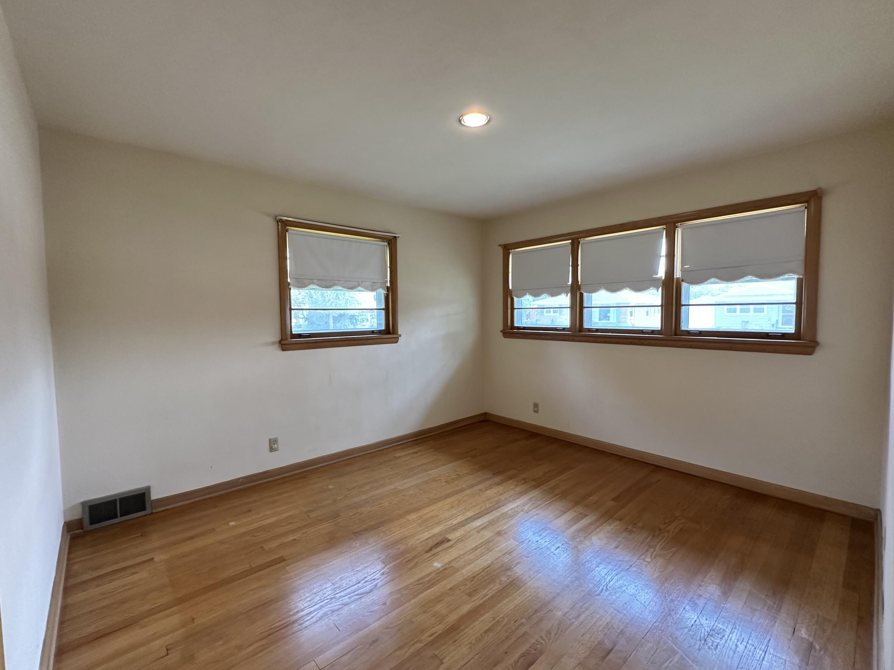 Kenosha, Wisconsin 53140, United States, 3 Bedrooms Bedrooms, ,1 BathroomBathrooms,Residential,Pending,148662