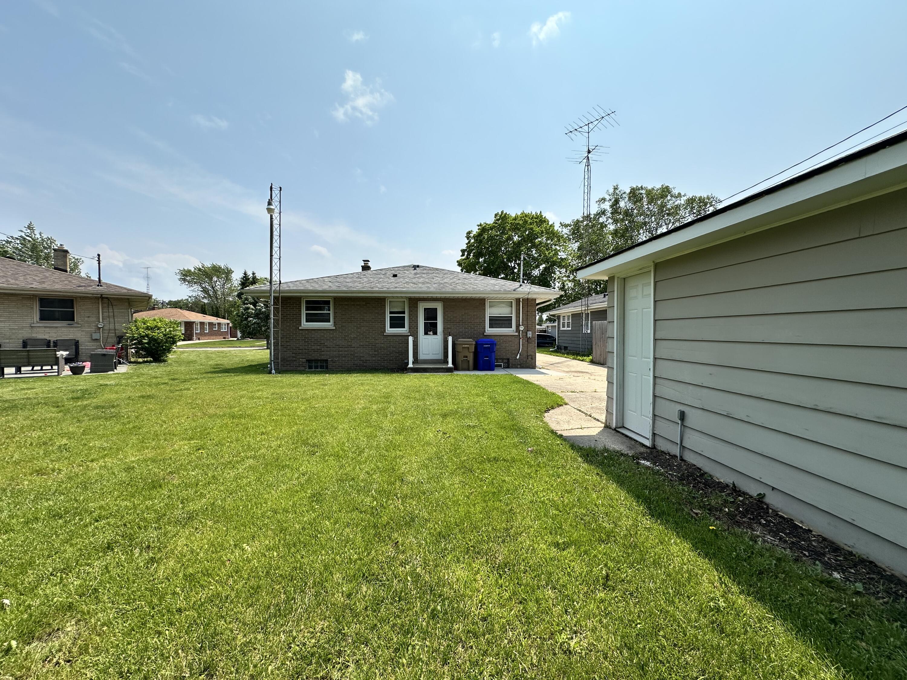 Kenosha, Wisconsin 53140, United States, 3 Bedrooms Bedrooms, ,1 BathroomBathrooms,Residential,Pending,148662
