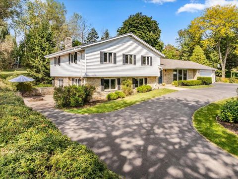 Photo of 18660 Bonnie Ln, Brookfield, WI 53045 (MLS # 1940353)