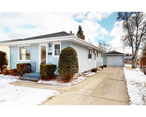 Photo of 1525 George St, Manitowoc, WI 54220 (MLS # 1951749)