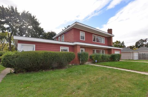 Photo of 2711 Gilson St, Racine, WI 53403 (MLS # 1940195)