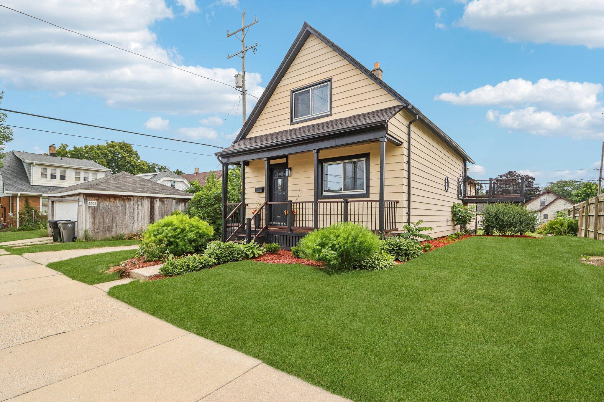 11-web-or-mls-E Underwood Ave-L1007-011