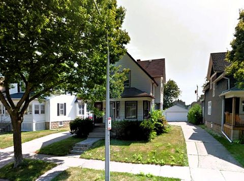 Photo of 1940 S 57th St, West Allis, WI 53219 (MLS # 1954281)