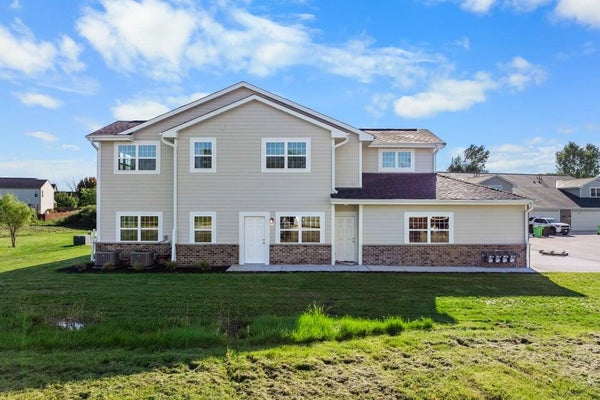 465 D HILLARY CIR, JOHNSON CREEK, WI 53038 - Image 1adbb7c69e79b4e8c67bf96c95877014/3511996141