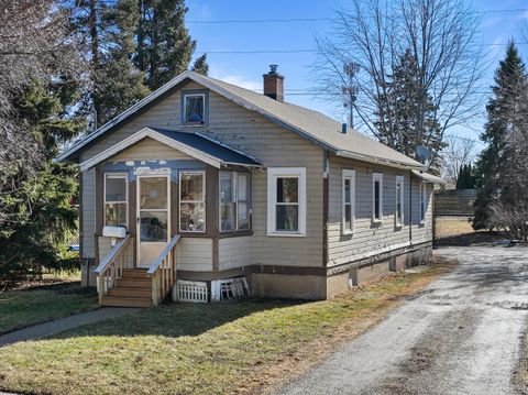 Photo of 930 E Wisconsin St, Delavan, WI 53115 (MLS # 1951153)