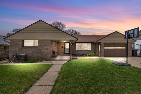 2347 S 98th St, West Allis, WI 53227 - #: 1914434