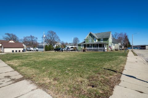 Photo of 300 E Lake St, Salem Lakes, WI 53170 (MLS # 1955074)