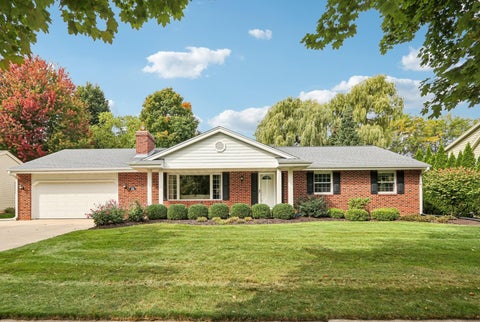 Photo of W73N1025 Poplar Ave, Cedarburg, WI 53012 (MLS # 1937078)