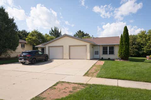 Photo of 1334 Honeysuckle Rd, Hartford, WI 53027 (MLS # 1977498)