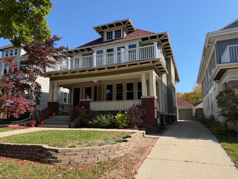Photo of 1628 N 52nd St, Milwaukee, WI 53208 (MLS # 1985155)