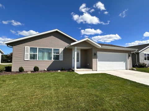 Photo of 1033 Cole Ct, Sheboygan Falls, WI 53085 (MLS # 1980748)