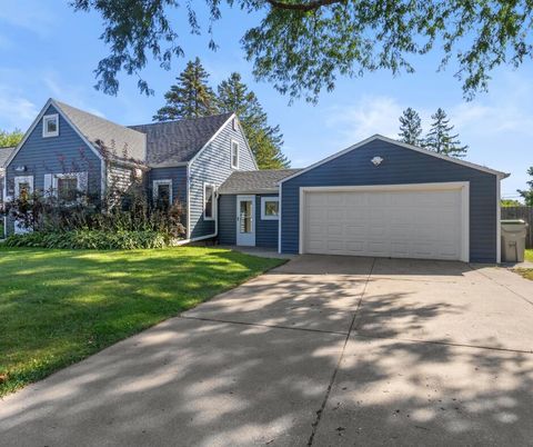 Photo of 3420 S 57th St, Milwaukee, WI 53219 (MLS # 1947109)