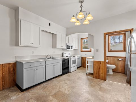 Photo of 211 Lincoln Ave, Sheboygan, WI 53081 (MLS # 1950029)