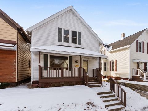 Photo of 211 Lincoln Ave, Sheboygan, WI 53081 (MLS # 1950029)