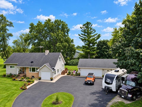 Photo of 17211 Winfield Rd, Bristol, WI 53104 (MLS # 1981333)