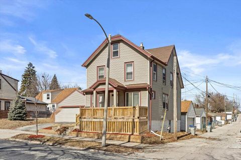 6320 W Adler St, Milwaukee, WI 53214 - #: 1909340