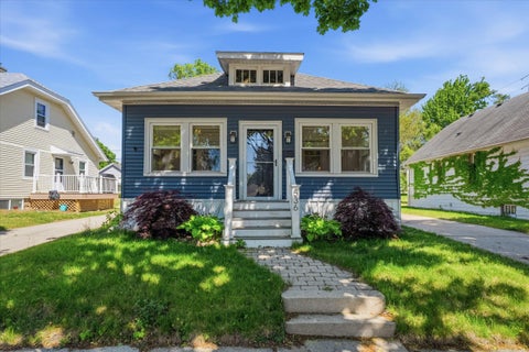 Photo of 536 N 61st St, Wauwatosa, WI 53213 (MLS # 1965830)