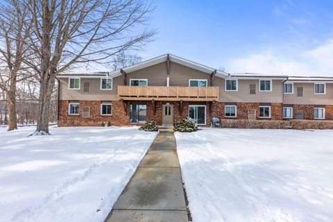 Photo of W158N11137 Legend Ave, Germantown, WI 53022 (MLS # 1950152)