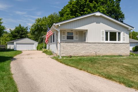 Photo of W183N8591 Lawrence Ct, Menomonee Falls, WI 53051 (MLS # 1928554)