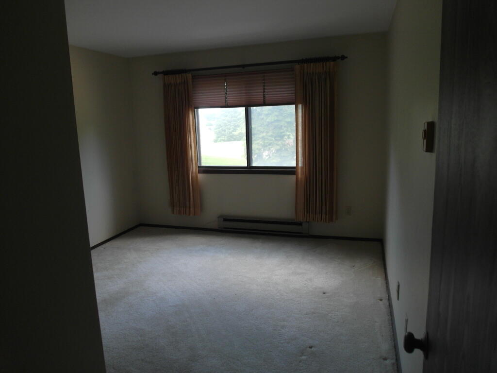 Milwaukee, Wisconsin 53220, United States, 2 Bedrooms Bedrooms, ,1 BathroomBathrooms,Residential,Active,169588