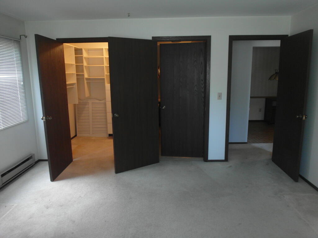Milwaukee, Wisconsin 53220, United States, 2 Bedrooms Bedrooms, ,1 BathroomBathrooms,Residential,Active,169588
