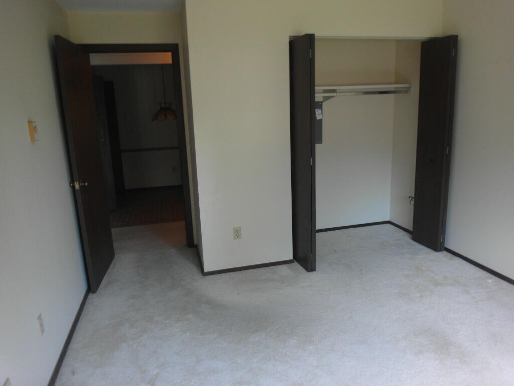 Milwaukee, Wisconsin 53220, United States, 2 Bedrooms Bedrooms, ,1 BathroomBathrooms,Residential,Active,169588