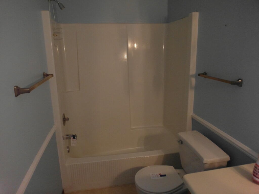 Milwaukee, Wisconsin 53220, United States, 2 Bedrooms Bedrooms, ,1 BathroomBathrooms,Residential,Active,169588