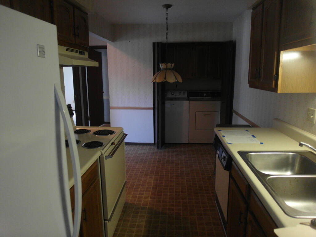 Milwaukee, Wisconsin 53220, United States, 2 Bedrooms Bedrooms, ,1 BathroomBathrooms,Residential,Active,169588