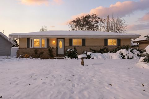 Photo of 4339 S 49th St, Greenfield, WI 53220 (MLS # 1944574)