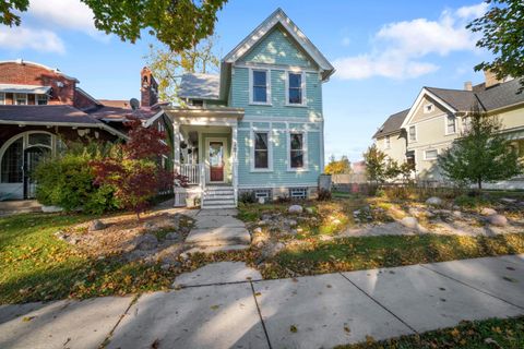 Photo of 2421 N 2nd Ave, Milwaukee, WI 53212 (MLS # 1940211)