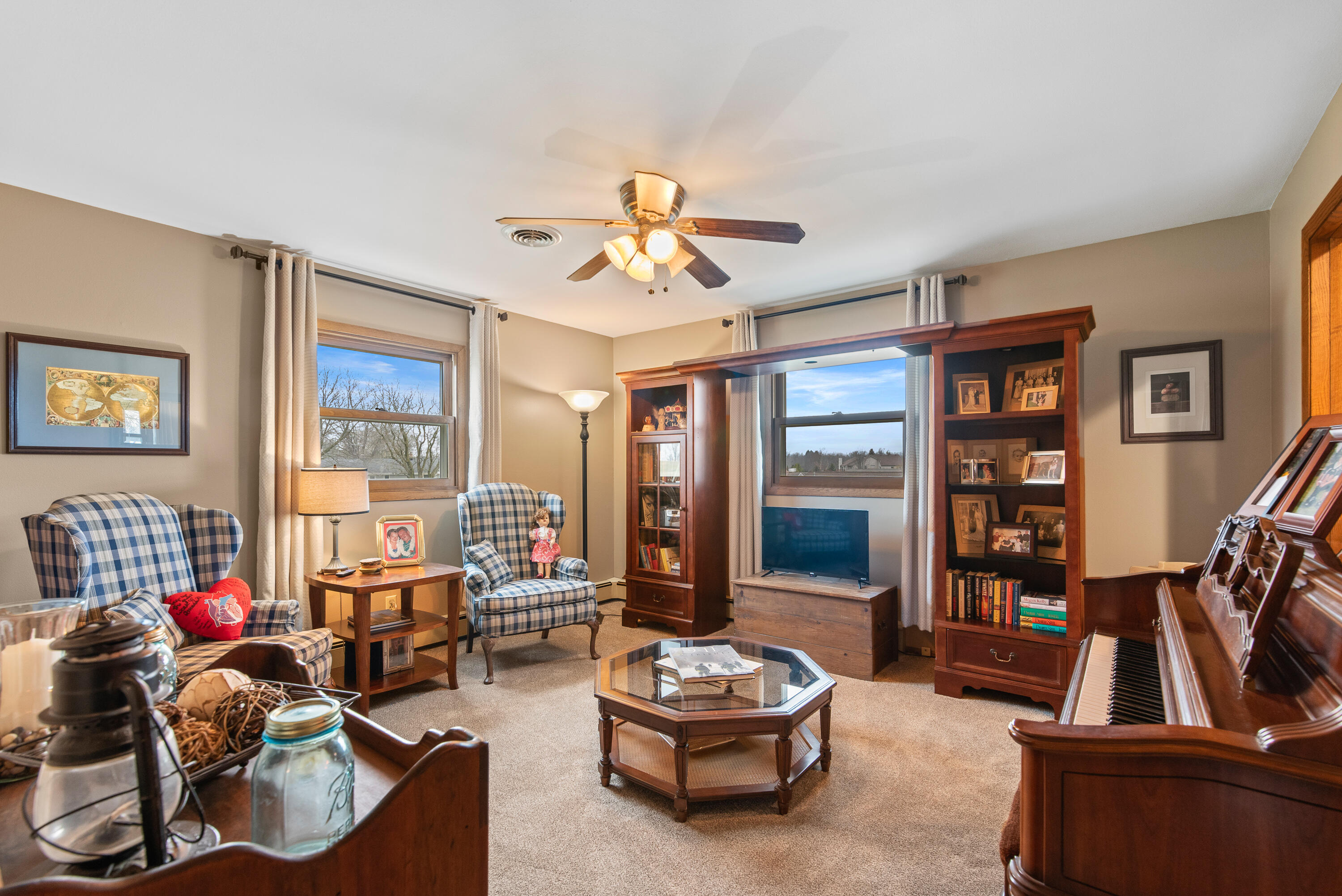 Fredonia, Wisconsin 53021, United States, 4 Bedrooms Bedrooms, ,3 BathroomsBathrooms,Residential,Pending,112652