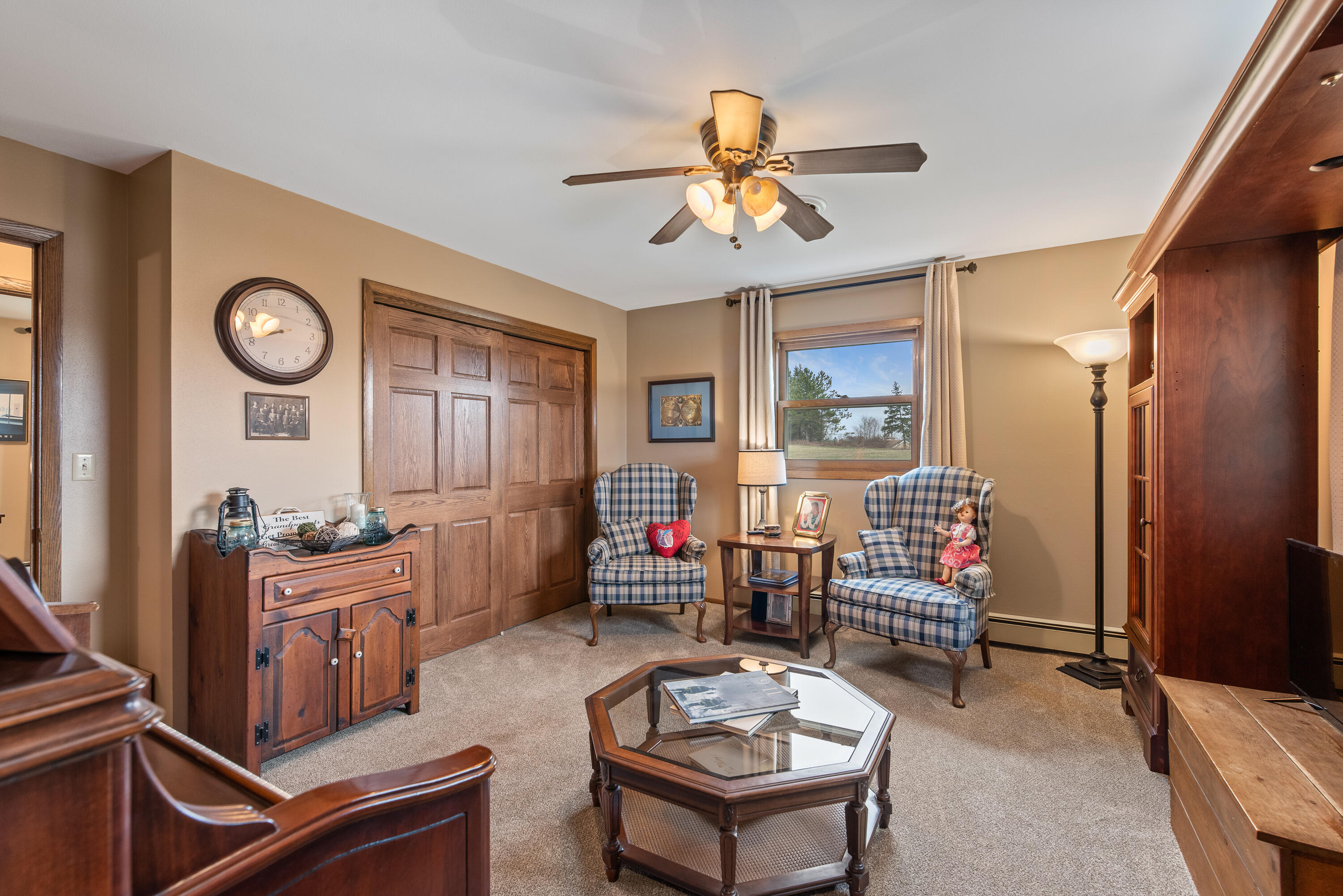 Fredonia, Wisconsin 53021, United States, 4 Bedrooms Bedrooms, ,3 BathroomsBathrooms,Residential,Pending,112652