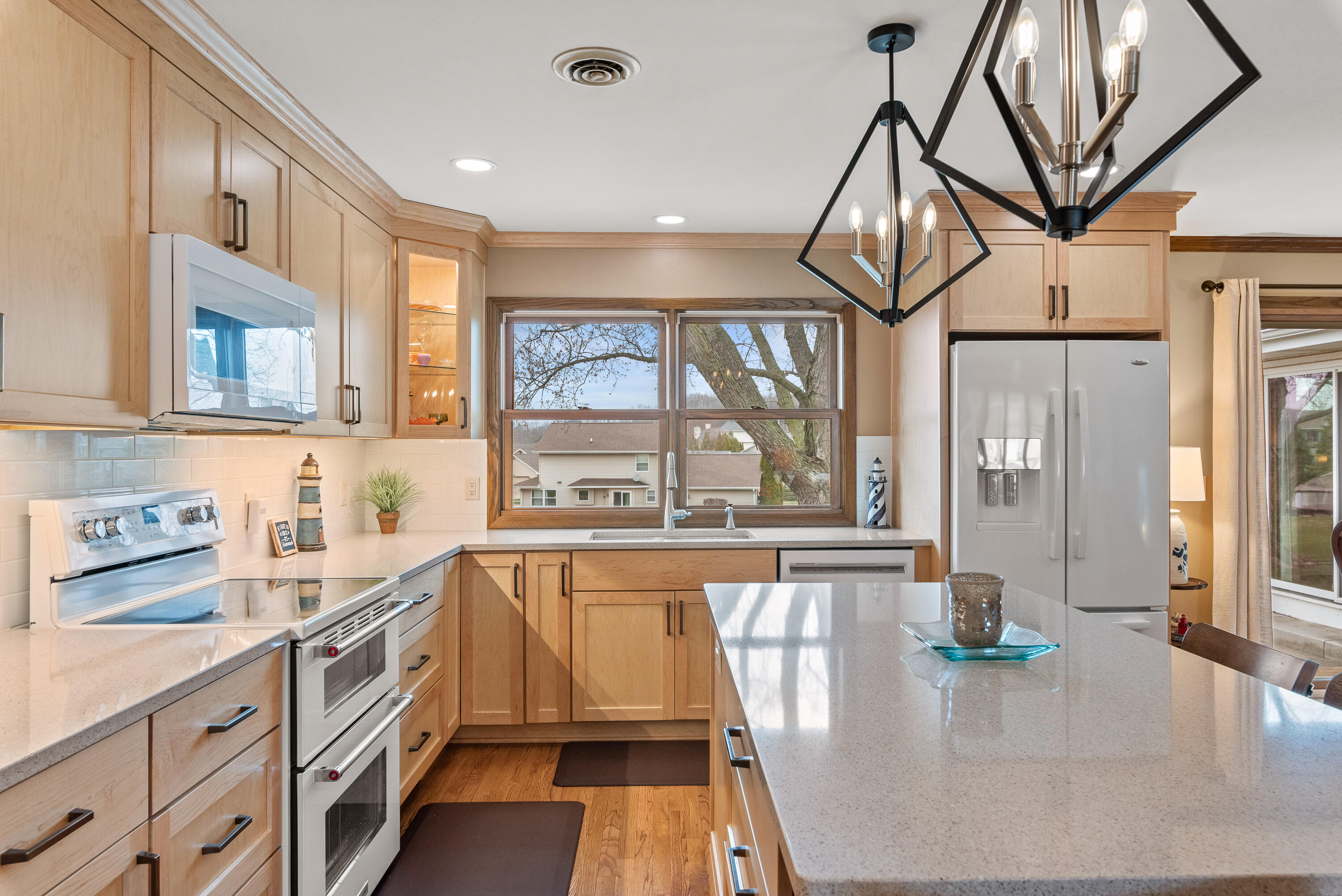 Fredonia, Wisconsin 53021, United States, 4 Bedrooms Bedrooms, ,3 BathroomsBathrooms,Residential,Pending,112652