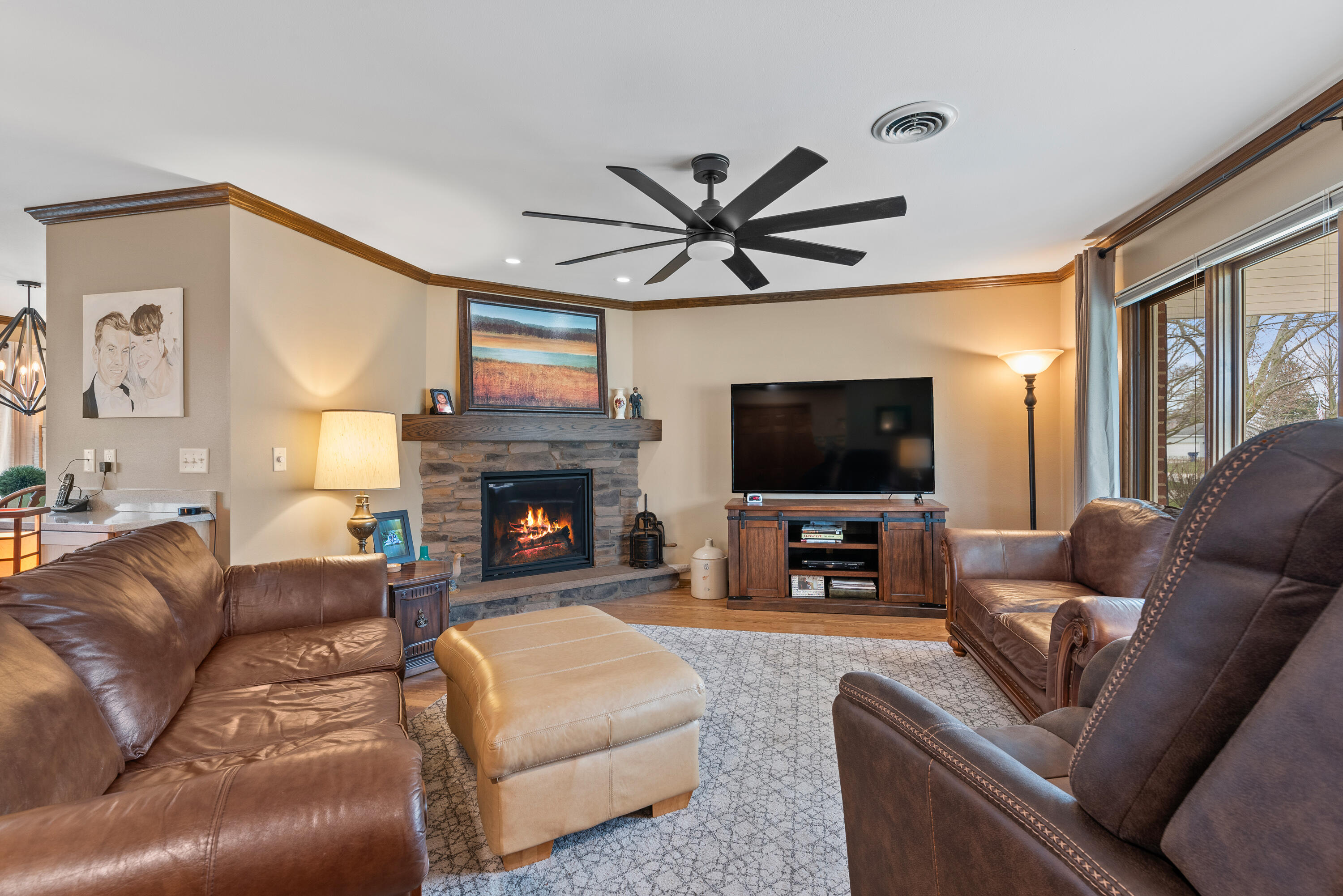 Fredonia, Wisconsin 53021, United States, 4 Bedrooms Bedrooms, ,3 BathroomsBathrooms,Residential,Pending,112652