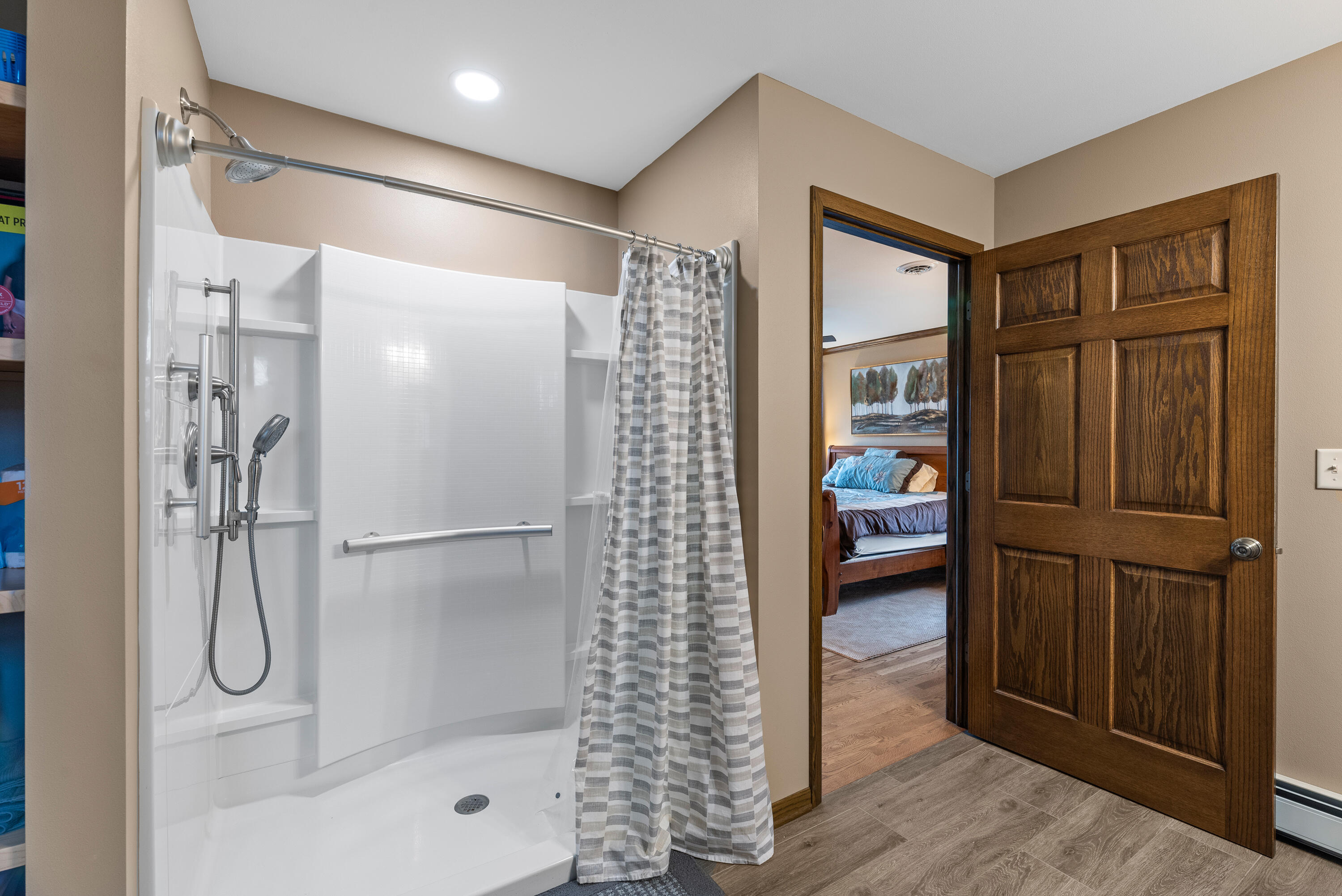 Fredonia, Wisconsin 53021, United States, 4 Bedrooms Bedrooms, ,3 BathroomsBathrooms,Residential,Pending,112652