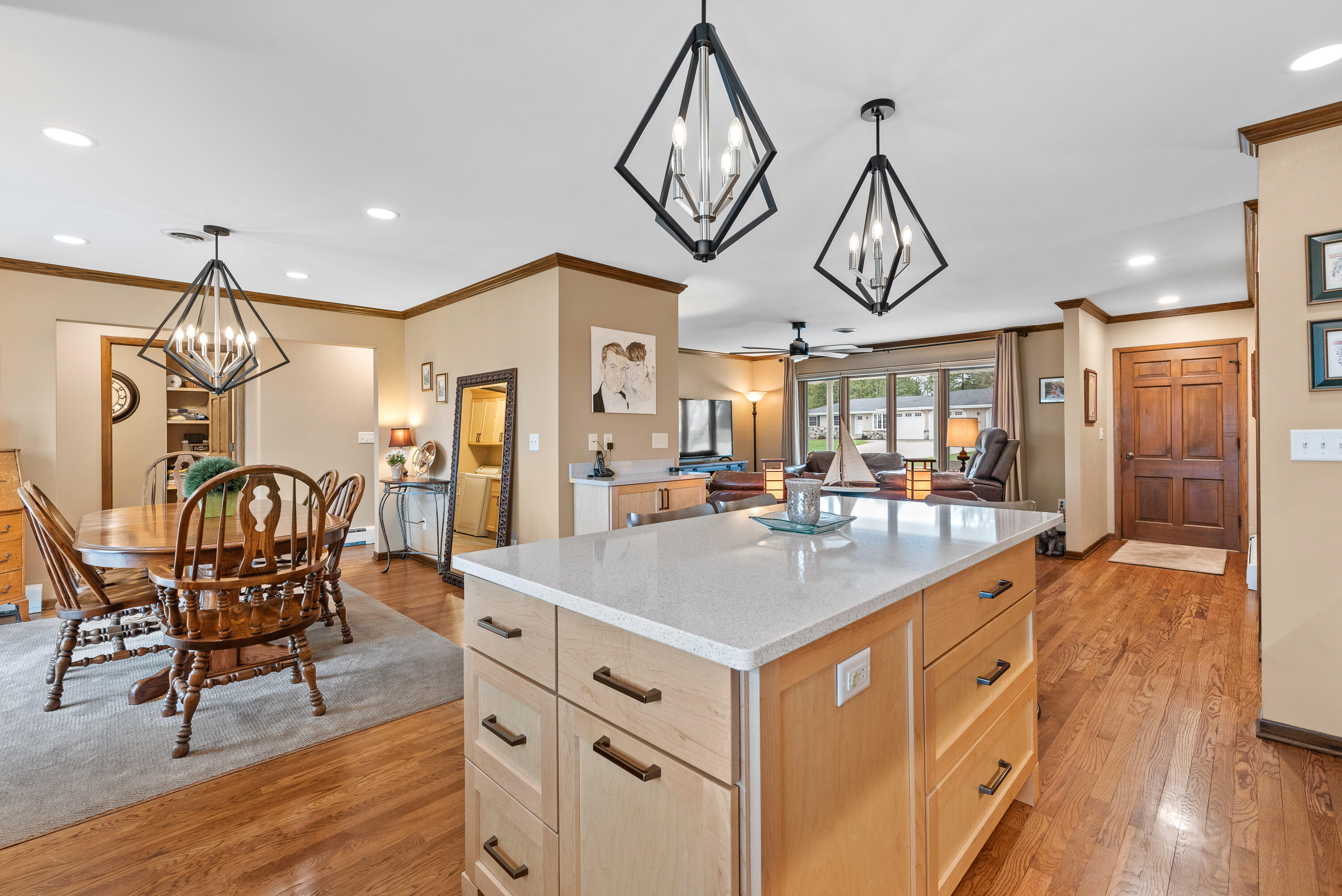 Fredonia, Wisconsin 53021, United States, 4 Bedrooms Bedrooms, ,3 BathroomsBathrooms,Residential,Pending,112652