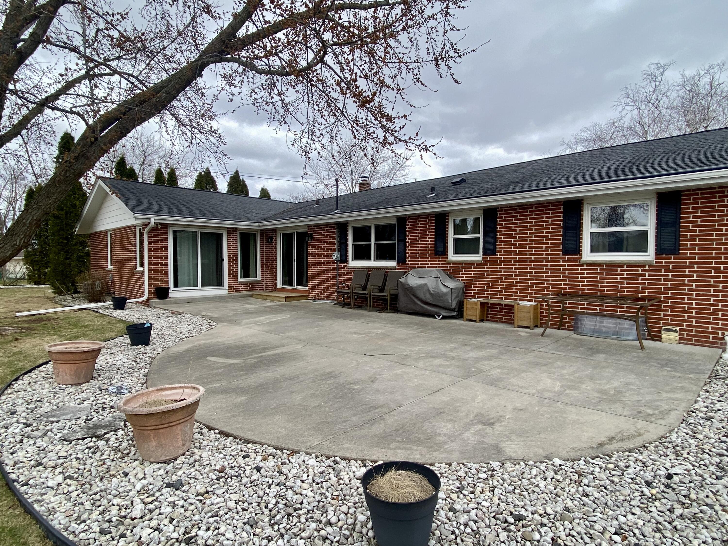 Fredonia, Wisconsin 53021, United States, 4 Bedrooms Bedrooms, ,3 BathroomsBathrooms,Residential,Pending,112652