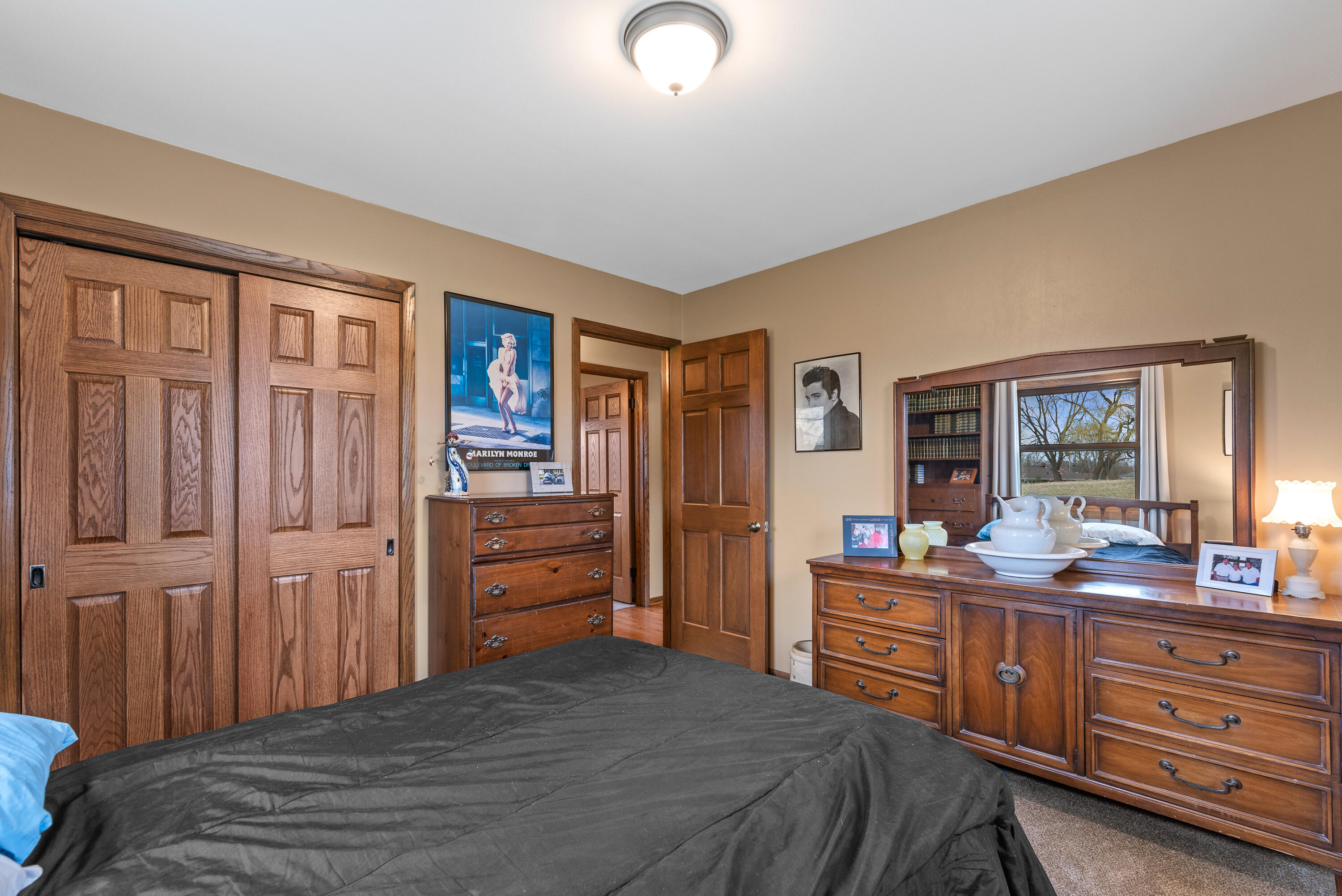 Fredonia, Wisconsin 53021, United States, 4 Bedrooms Bedrooms, ,3 BathroomsBathrooms,Residential,Pending,112652