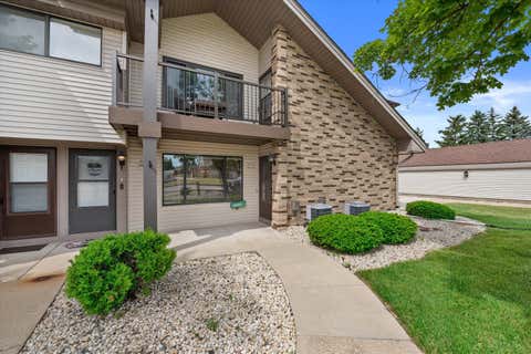 Photo of W176N9763 Rivercrest Dr, Germantown, WI 53022 (MLS # 1973446)