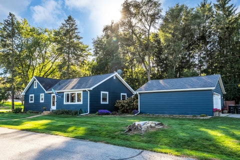 Photo of 8140 236th Ave, Salem Lakes, WI 53168 (MLS # 1983951)